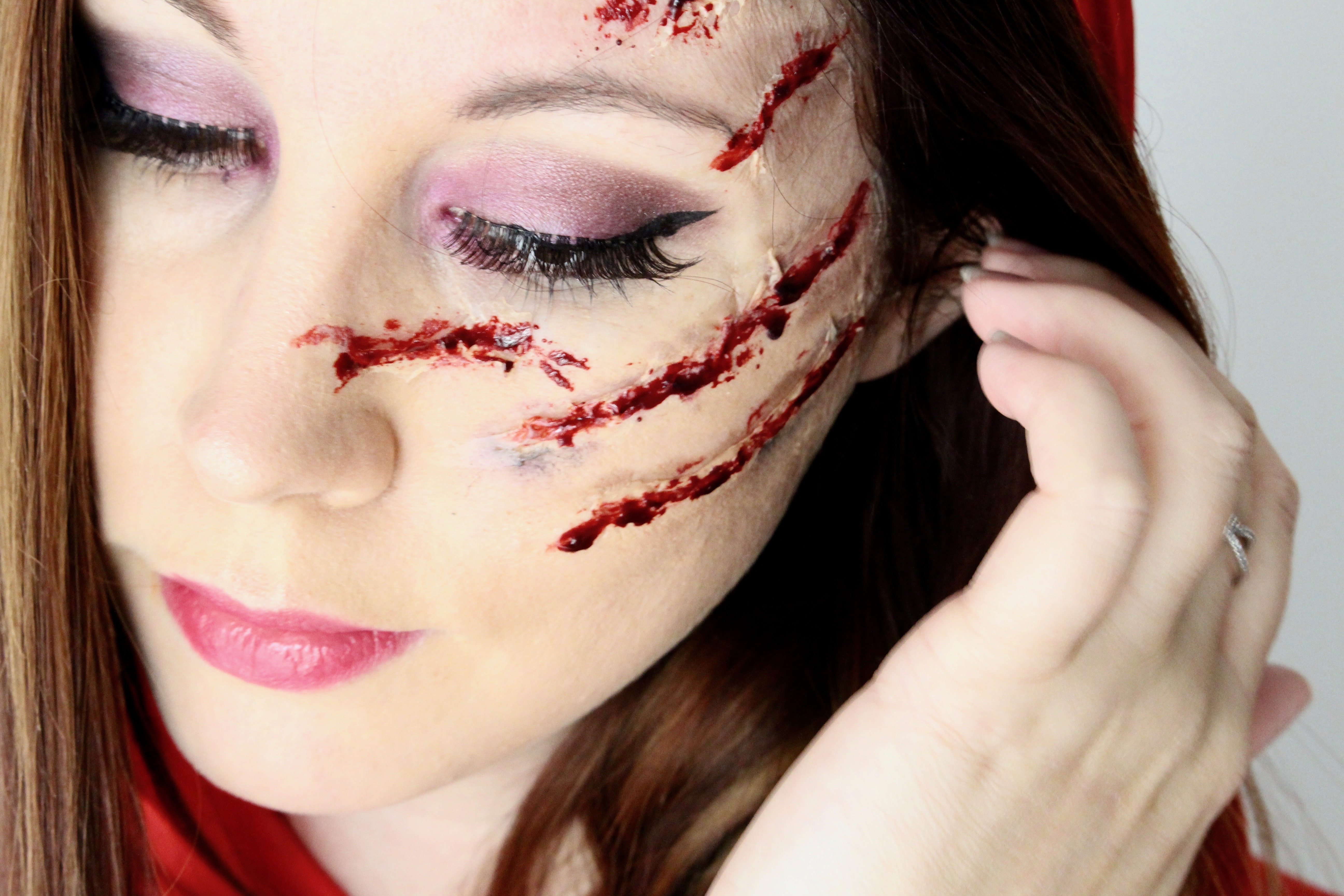Maquillage d'Halloween - Le petit chaperon rouge - Beauty and the brunette